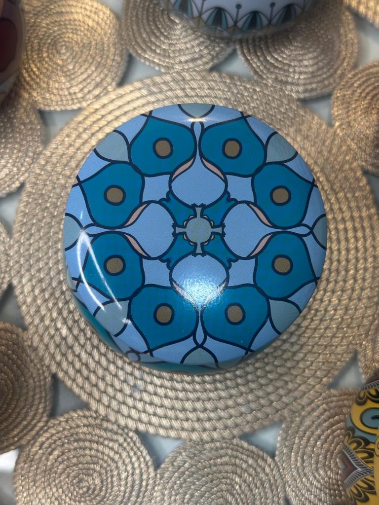 Maelora Blue Mandala tin candle with sky blue and teal geometric pattern