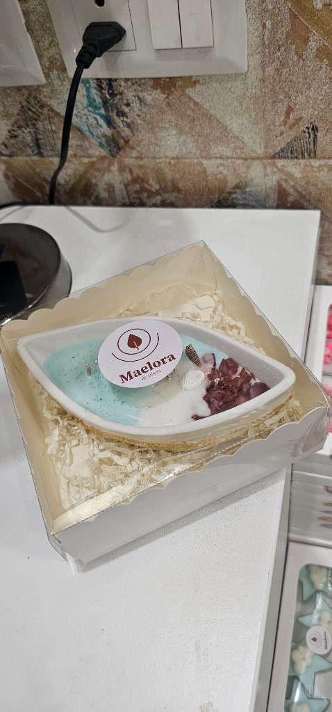 Seashell Boat Candle packed in a Maelora gift box